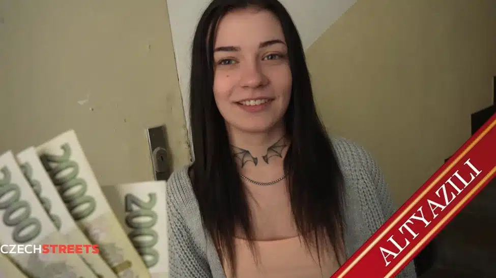 Porno Tatlı Kızı Masada İnim İnim İnleterek Sikti